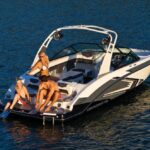 Chaparral Boote 230