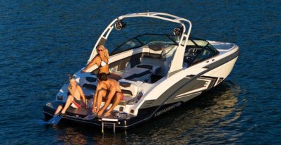 Chaparral Boote 230